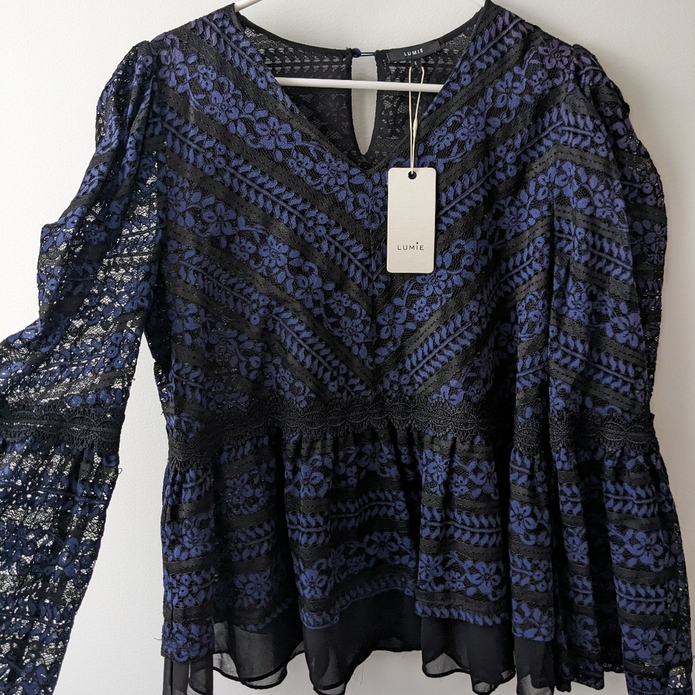 Lumie lace top size large NWT